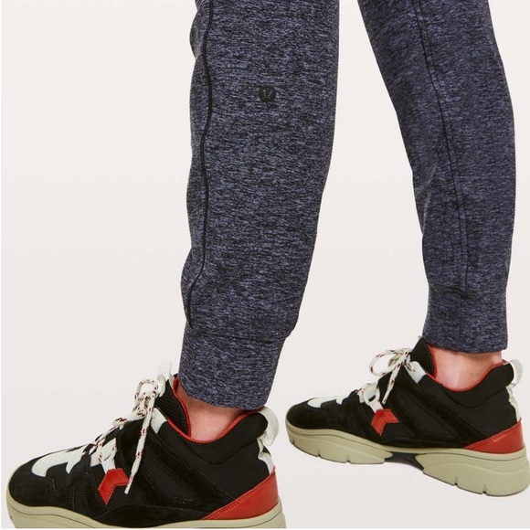 Lululemon Ready To Rulu Pant *Updated 29" in Heathered Gatsby Blue / Black - Picture 3 of 6
